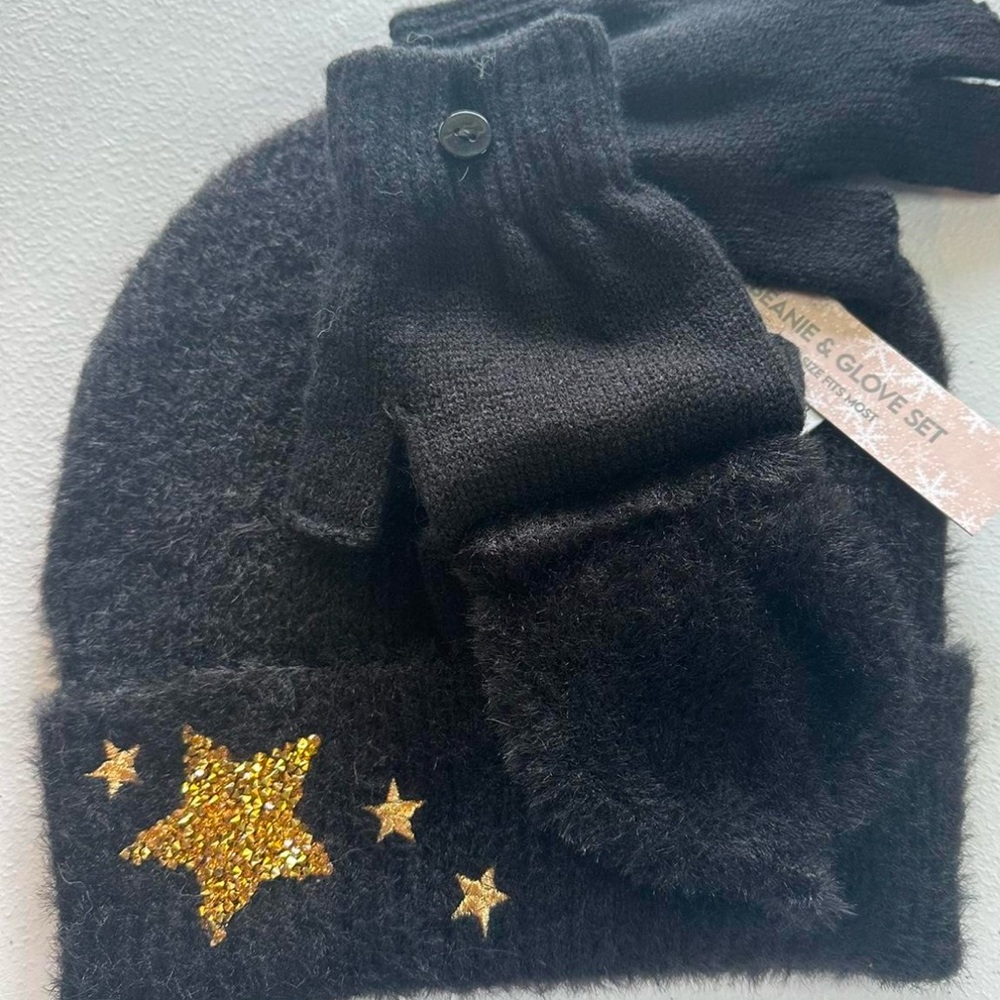 NWT, black with gold metallic stars beanie and gloves to mittens set